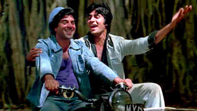 Yeh Dosti Hum Nahi Todenge (Happy)